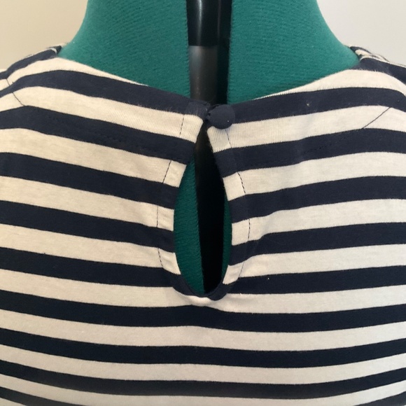 Used but in good condition stripped dress from French Connection - Picture 9 of 9